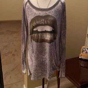 Chaser Bleeding Lips Top